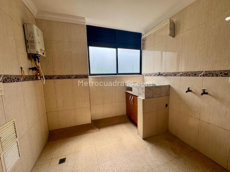 Spacious 3BR Apartment in El Campestre - 7