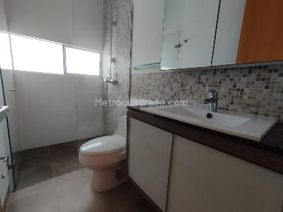 Casa en arriendo en Loma Del Atravesado, Envigado · foto 10 de 16