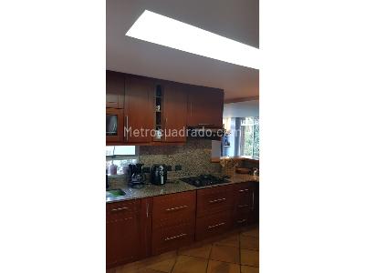 Casa de 4 alcobas en venta en Alto Del Escobero, Envigado, 236 m² · foto 5 de 14