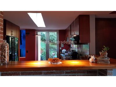 Casa de 4 alcobas en venta en Alto Del Escobero, Envigado, 236 m² · foto 12 de 14
