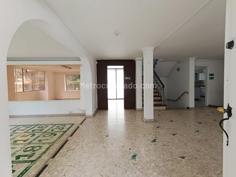 Impressive Commercial House in Alameda - 2