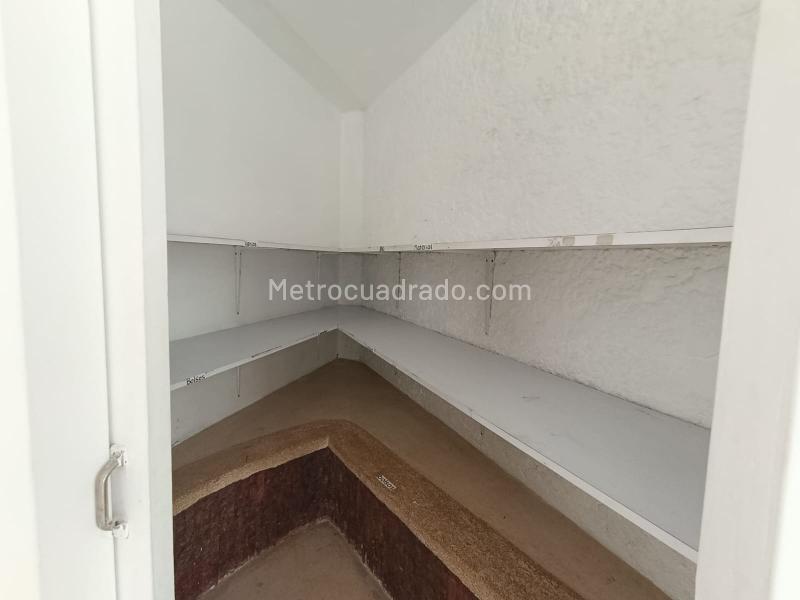 Impressive Commercial House in Alameda - 7