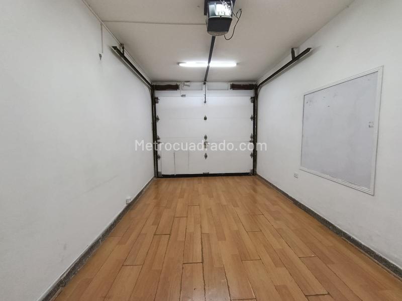 Impressive Commercial House in Alameda - 9