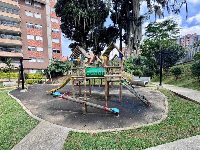 Apartamento en Arriendo, Loma Del Escobero Envigado, Envigado - 4