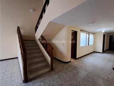 Apartamento de 4 alcobas en venta en Los Colores, Medellín, 139 m² · foto 3 de 20
