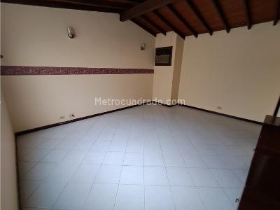 Apartamento de 4 alcobas en venta en Los Colores, Medellín, 139 m² · foto 4 de 20