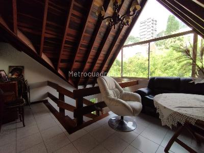 Casa de 5 alcobas en arriendo en La Asomadera, Medellín, 323 m² · foto 6 de 20