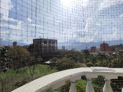 Casa de 5 alcobas en arriendo en La Asomadera, Medellín, 323 m² · foto 12 de 20
