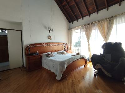 Casa de 5 alcobas en arriendo en La Asomadera, Medellín, 323 m² · foto 13 de 20
