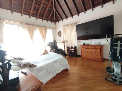 Casa de 5 alcobas en arriendo en La Asomadera, Medellín, 323 m² · foto 14 de 20