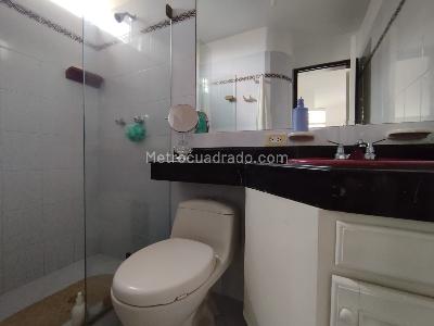Casa de 5 alcobas en arriendo en La Asomadera, Medellín, 323 m² · foto 17 de 20
