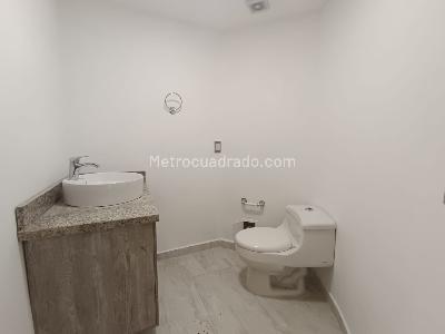 Apartamento de 3 alcobas en arriendo en Las Lomas, Medellín, 180 m² · foto 4 de 20