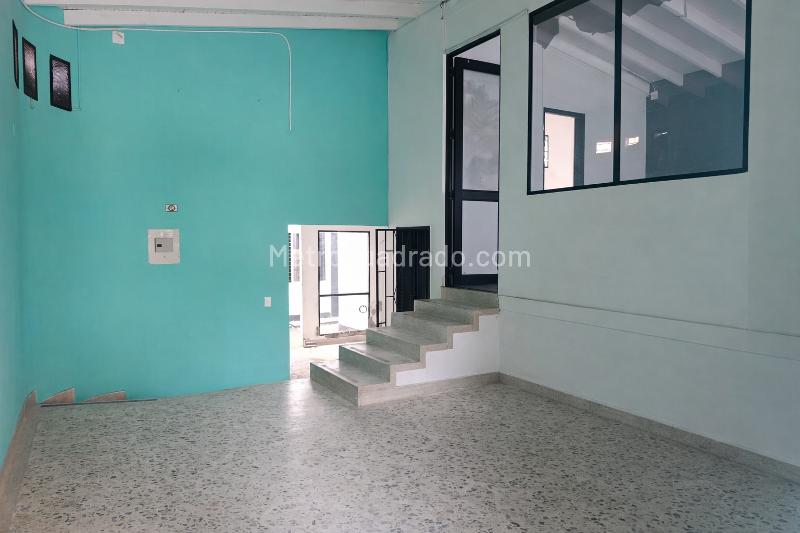 Casa Comercial en Arriendo en Las Acacias, Laureles (350 m²)