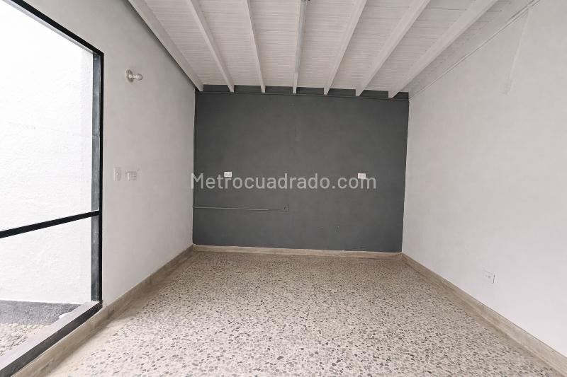 Casa Comercial en Arriendo en Las Acacias, Laureles (350 m²) - 8