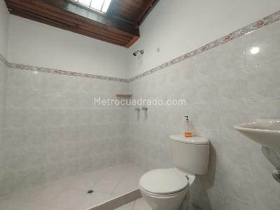 Casa de 5 alcobas en arriendo en Laureles Medellin, Medellín, 340 m² · foto 14 de 20