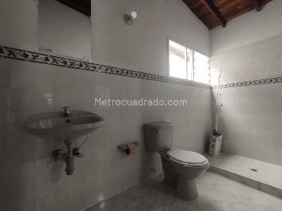 Casa de 5 alcobas en arriendo en Laureles Medellin, Medellín, 340 m² · foto 18 de 20
