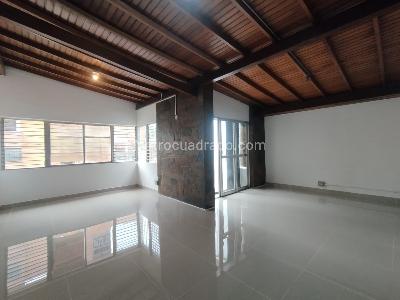 Casa de 5 alcobas en arriendo en Laureles Medellin, Medellín, 340 m² · foto 19 de 20