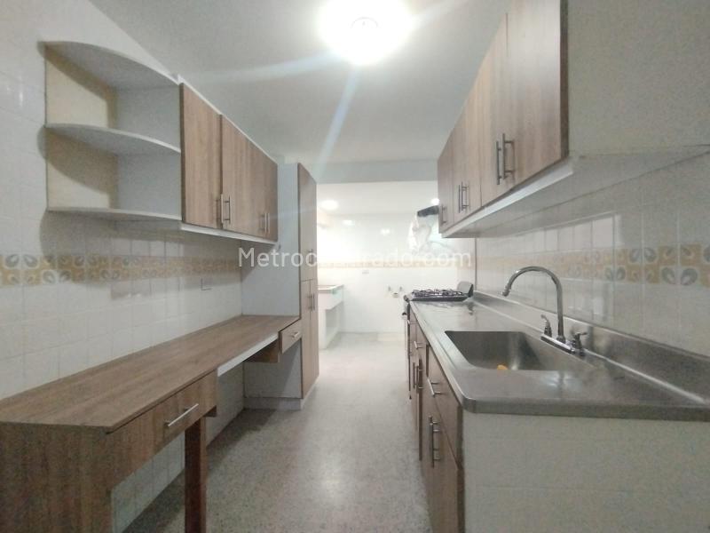 Spacious 3BR Apartment with Pool in Patio Bonito - 4