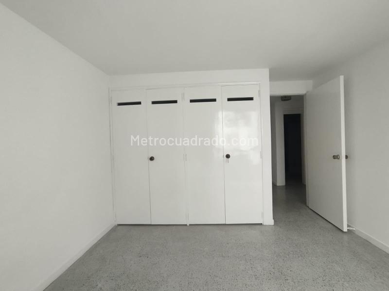 Spacious 3BR Apartment with Pool in Patio Bonito - 7