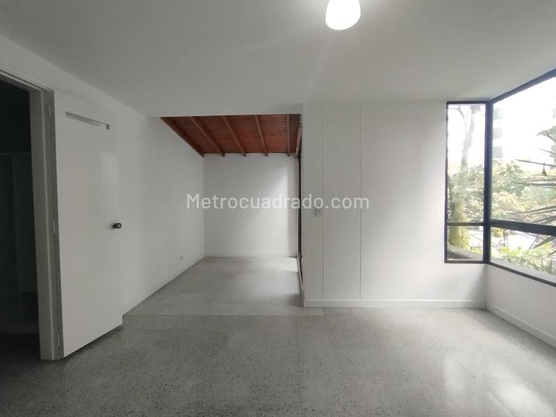 Spacious 3BR Apartment with Pool in Patio Bonito - 9