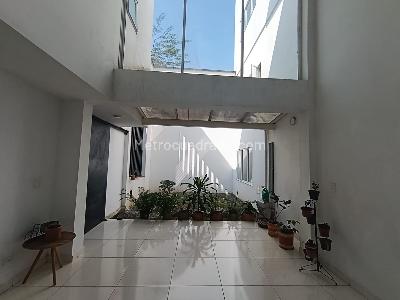 Casa de 5 alcobas en arriendo en Estadio, Medellín, 450 m² · foto 1 de 20