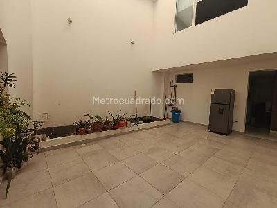 Casa de 5 alcobas en arriendo en Estadio, Medellín, 450 m² · foto 7 de 20