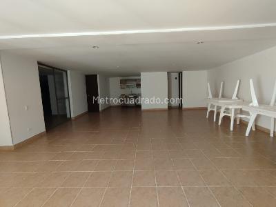 Apartamento de 3 alcobas en arriendo en San Lucas, Medellín, 78 m² · foto 16 de 17