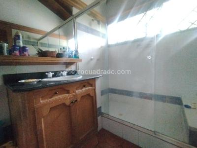 Casa de 4 alcobas en arriendo en El Campestre La Frontera, Medellín, 360 m² · foto 12 de 20