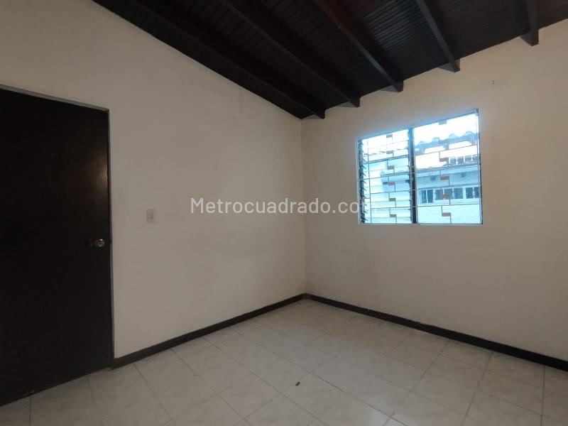 Casa Amplia de 3 Alcobas en Belén Malibu - 9