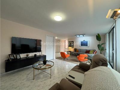 Apartamento de 3 alcobas en venta en Patio Bonito, Medellín, 168 m² · foto 4 de 14