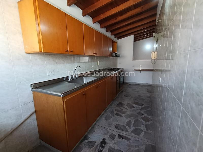 Apartamento Amplio de 3 Alcobas en La Castellana - 3