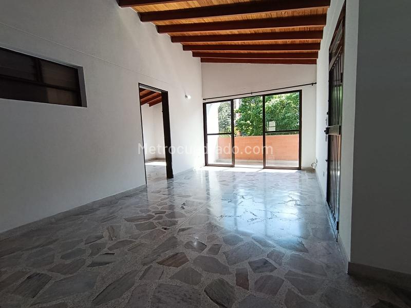 Apartamento Amplio de 3 Alcobas en La Castellana - 9