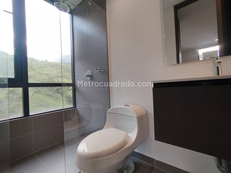 Apartamento exclusivo de 2 Alcobas en Las Palmas, Medellín - 2