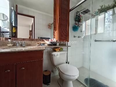 Apartamento de 3 alcobas en arriendo en Castropol, Medellín, 98 m² · foto 4 de 19