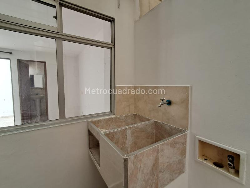 Apartamento Amplio de 3 Alcobas en El Velódromo - 8