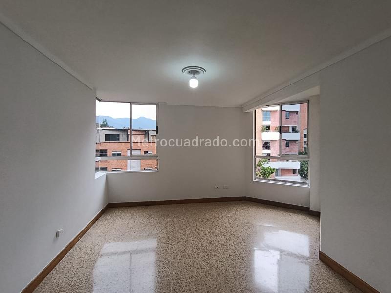 Apartamento Amplio de 3 Alcobas en Florida Nueva - 3