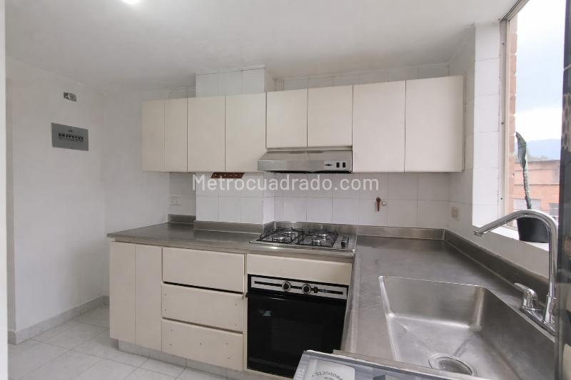 Apartamento Amplio de 3 Alcobas en Florida Nueva - 6