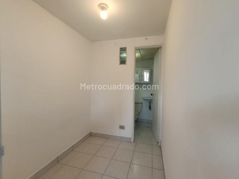 Apartamento Amplio de 3 Alcobas en Florida Nueva - 8