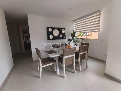Apartamento de 2 alcobas en arriendo en Loma Del Escobero Envigado, Envigado, 82 m² · foto 2 de 13