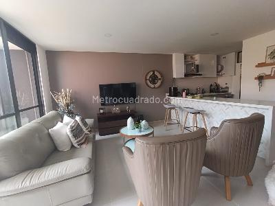 Apartamento de 2 alcobas en arriendo en Loma Del Escobero Envigado, Envigado, 82 m² · foto 3 de 13