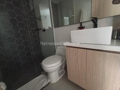 Apartamento de 2 alcobas en arriendo en Loma Del Escobero Envigado, Envigado, 82 m² · foto 5 de 13