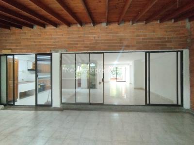 Apartamento de 3 alcobas en arriendo en La Frontera, Medellín, 175 m² · foto 12 de 20