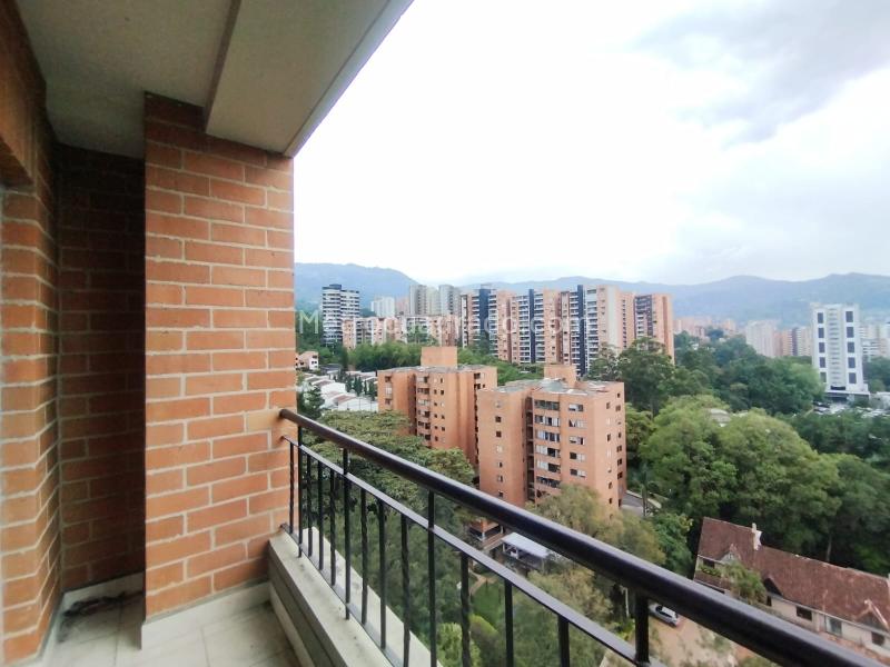 Stylish 3BR Apartment with Private Bathrooms in La Frontera - 2