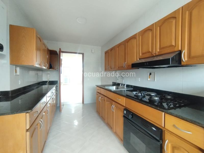 Stylish 3BR Apartment with Private Bathrooms in La Frontera - 7