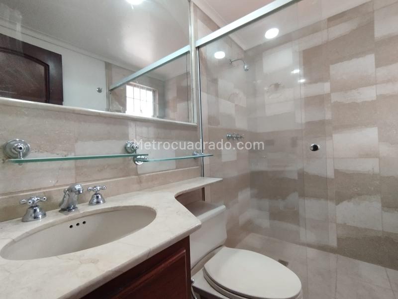 Casa Exclusiva de 4 Alcobas en La Calera - 3