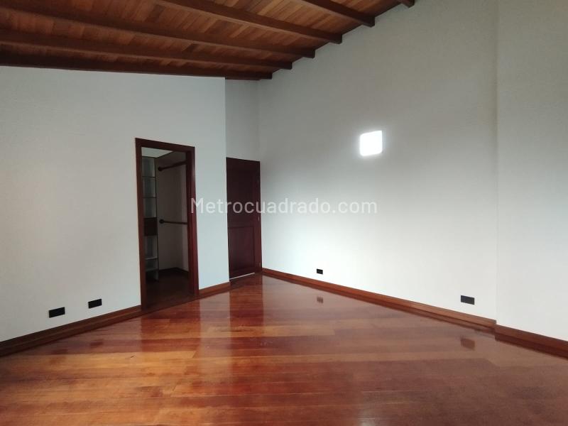 Casa Exclusiva de 4 Alcobas en La Calera - 6