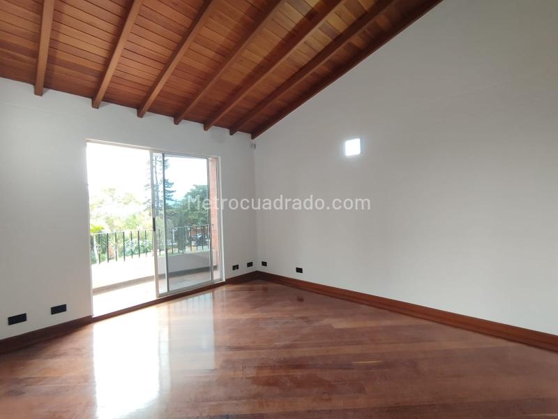 Casa Exclusiva de 4 Alcobas en La Calera - 8