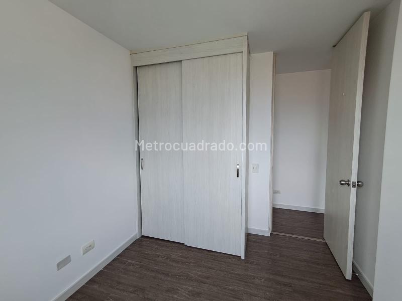 Spectacular 3BR Apartment with Panoramic Views in Suramérica - 5