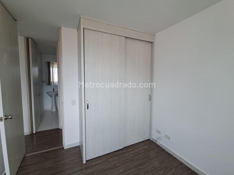 Spectacular 3BR Apartment with Panoramic Views in Suramérica - 7