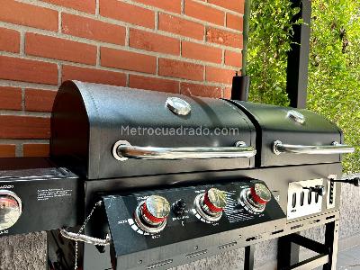 Casa de 3 alcobas en arriendo en Altos Del Poblado Cola Del Zorro, Medellín, 400 m² · foto 2 de 20